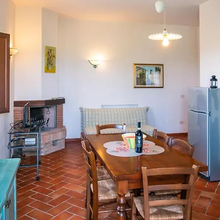 Borgo Di Collelungo Монтайоне